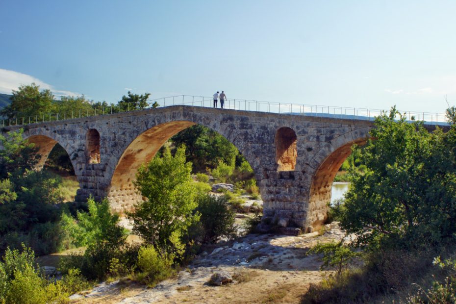 Pont Julien