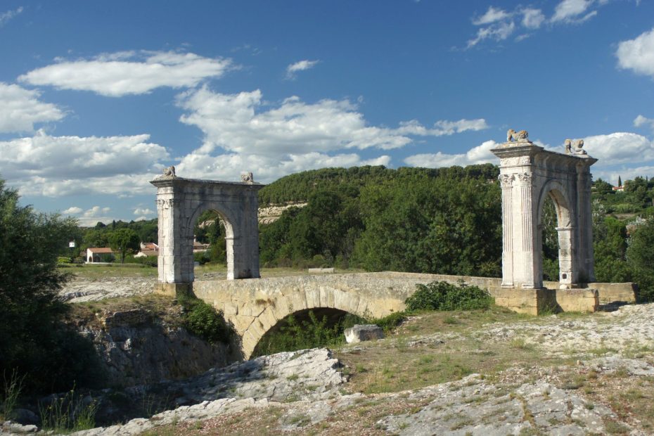 3 starożytne perełki wokół Alpilles - Pont Flavien