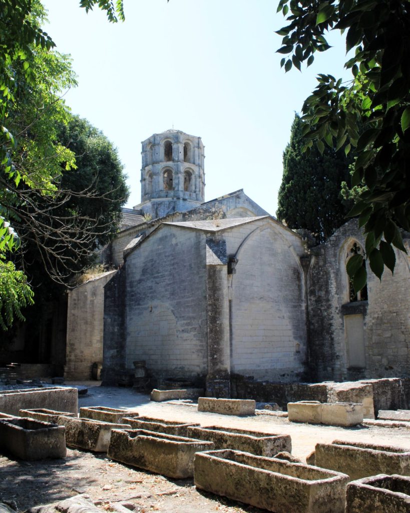 Arles-Alyscamps kościół