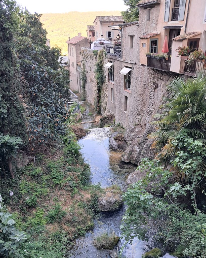 Moustiers Sainte-Marie potok